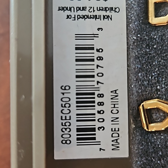 Carolee CLIP earrings - Picture 3 of 3